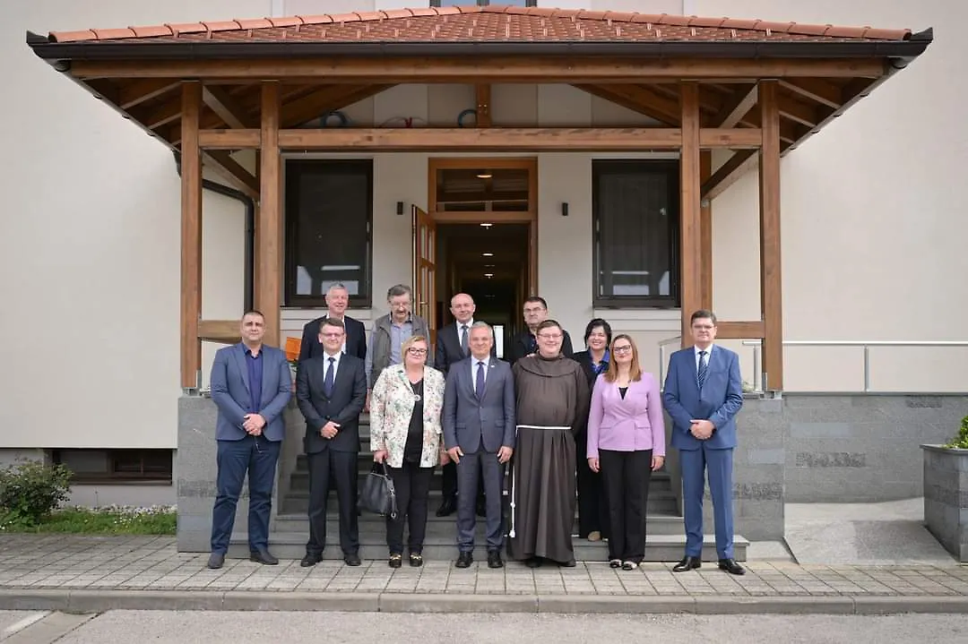 Zvonko Milas, nositelj liste HDZ-a u XI. izbornoj jedinici i kandidati posjetili su neke od projekata koji su izgrađeni uz potporu Vlade Republike Hrvatske u Županiji Posavskoj