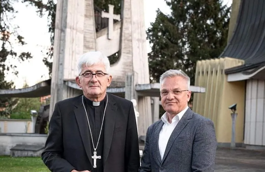 Tijekom boravka u Banja Luci, Zvonko Milas, nositelj liste i kandidati HDZ-a u XI. izbornoj jedinici posjetili su i banjolučku biskupiju