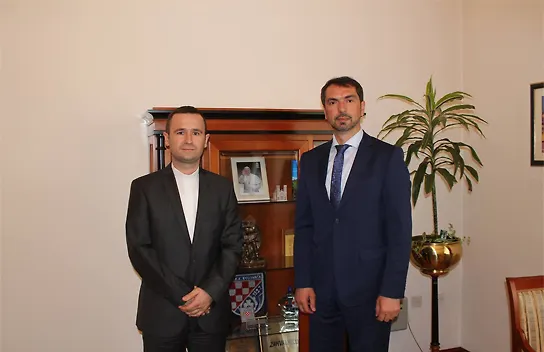 Predsjednik Federacije BiH Marinko Čavara razgovarao s ravnateljem Katoličkog školskog centra u Sarajevu Mariom Ćosićem