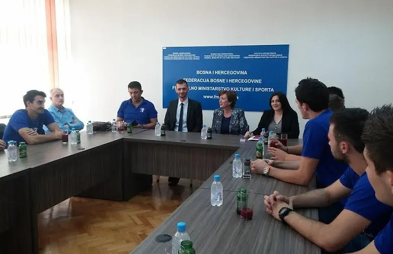 Ministrica Dujmović primila rukometaše Izviđača