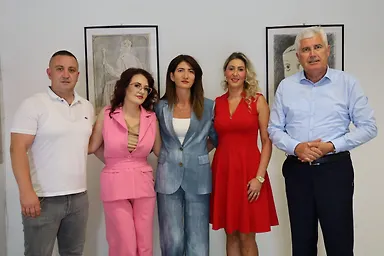Galerija 8