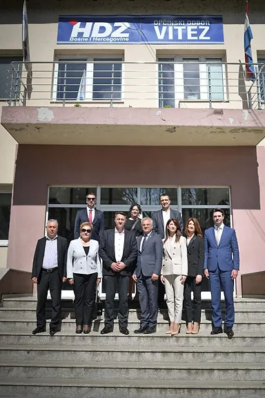 Galerija 16
